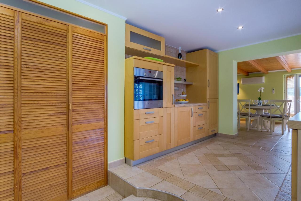 Isabela Apartment Mali Losinj Bagian luar foto