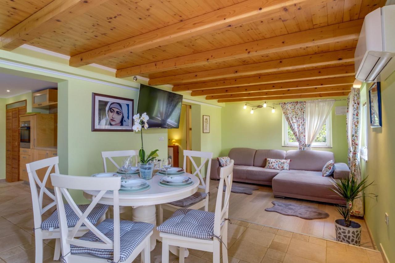 Isabela Apartment Mali Losinj Bagian luar foto